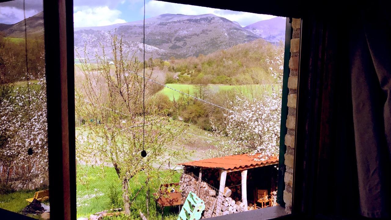 Bed and Breakfast Pian D'Isola Costacciaro Exteriér fotografie